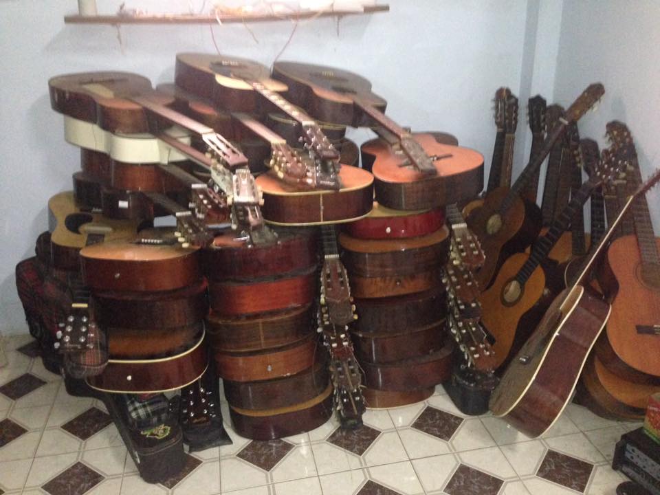 Nhạc cụ Đàn Hương mua bán đàn guitar nhật cũ Tại Hà Nội
